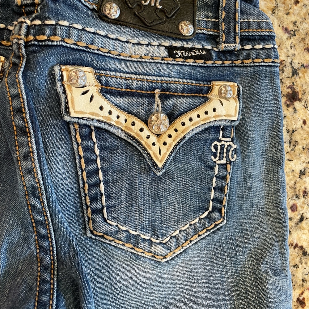 Miss Me low rise straight leg size 30